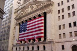 image of NYSE with US flag